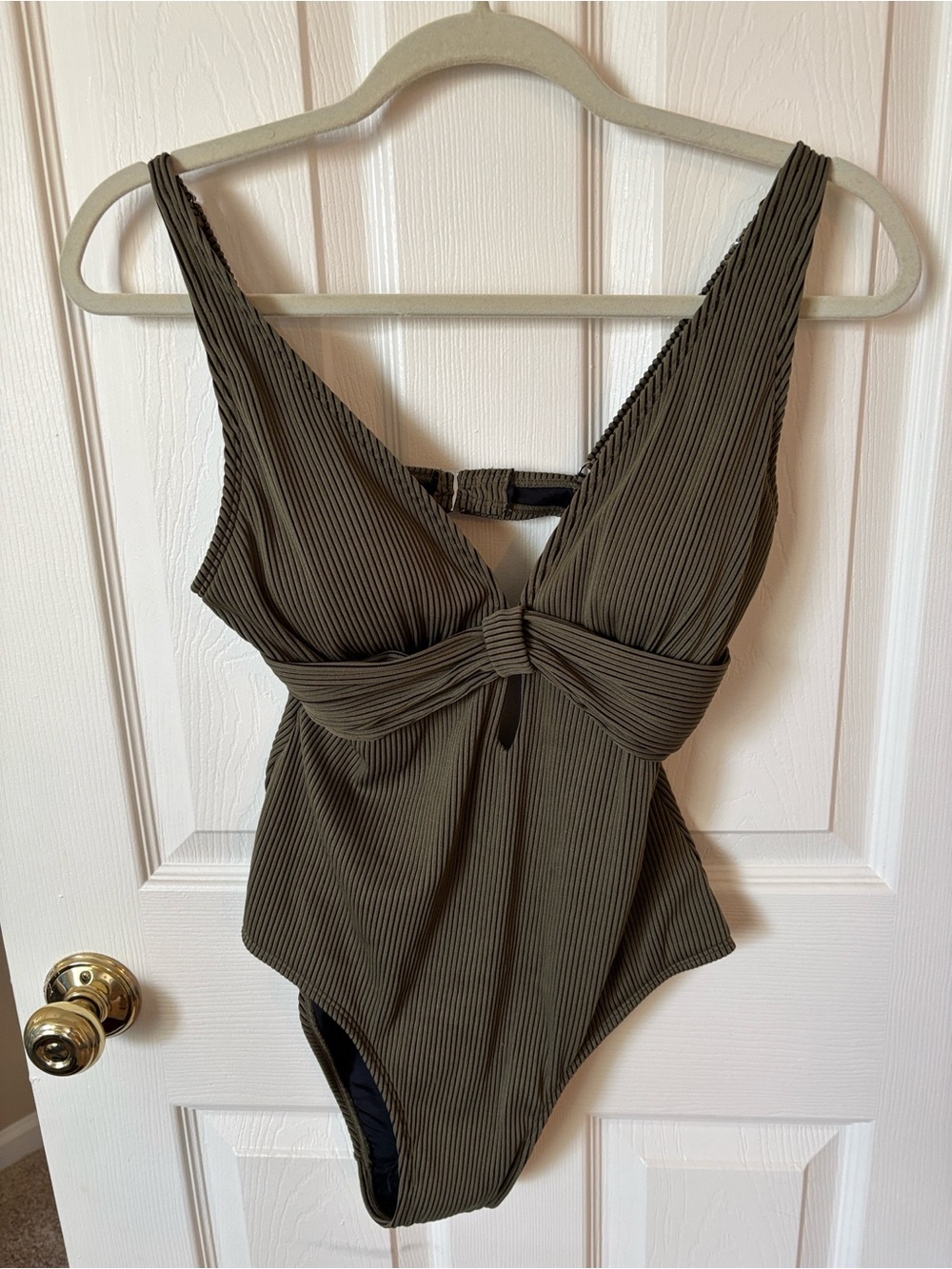 Cupshe Olive Green Ribbed One-Piece Swimsuit with Front Knot